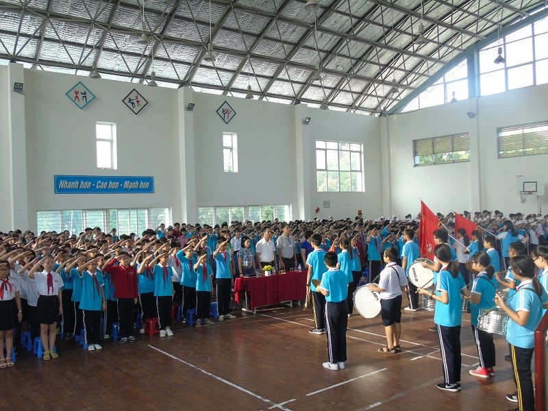 Trường THCS Đô thị Việt Hưng tổ chức Giải chạy Báo Hà Nội mới mở rộng lần thứ 43 với chủ đề “Vì hòa bình năm 2016”.